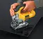 Scie sauteuse DEWALT jaune, grise et noire, électrique