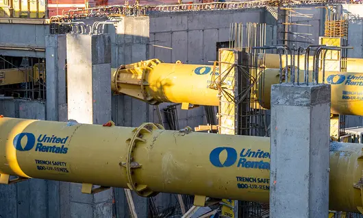 Jambes de force hydrauliques pour la sécurité des tranchées
