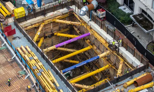 Contreventements installés à l’intérieur d’une tranchée