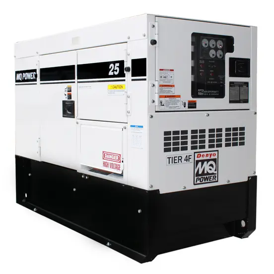 Génératrice remorquable de 16 à 25 kW MULTIQUIP blanche et noire, diesel de niveau 4