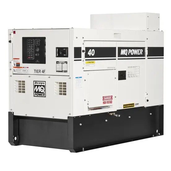 Génératrice remorquable de 30 à 35 kW MULTIQUIP blanche et noire, diesel de niveau 4