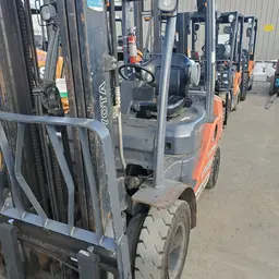 Chariot élévateur d’entrepôt Toyota 8FGU25 2019