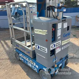 Plateforme élévatrice autopropulsée à une personne Genie GR-12 2018