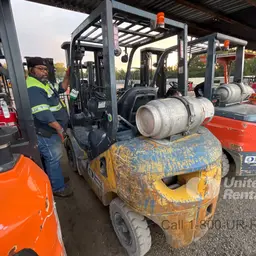 Chariot élévateur d’entrepôt Komatsu FG25T-16 2016
