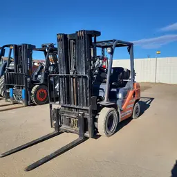 Chariot élévateur d’entrepôt Toyota 8FGU25 2019
