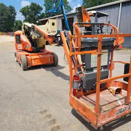 Nacelle élévatrice articulée JLG E400AJPN 2013
