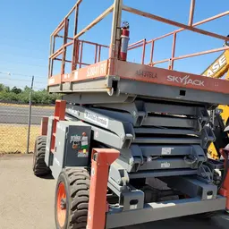 Plateforme élévatrice tout-terrain Skyjack SJ8841RT 2017