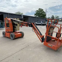 Nacelle élévatrice articulée JLG E300AJP 2015
