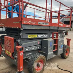 Plateforme élévatrice tout-terrain Skyjack SJ8841RT 2017
