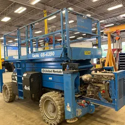 Plateforme élévatrice tout-terrain GS-4390 RT 2016