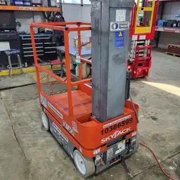 Plateforme élévatrice autopropulsée à une personne Skyjack SJ12 2015