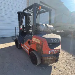 Chariot élévateur d’entrepôt Toyota 8FGU30 2018