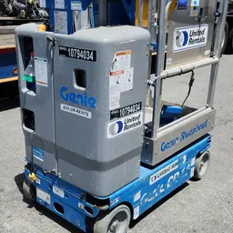 Plateforme élévatrice autopropulsée à une personne Genie GR-12 2018