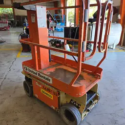 Plateforme élévatrice autopropulsée à une personne JLG 1230ES 2017