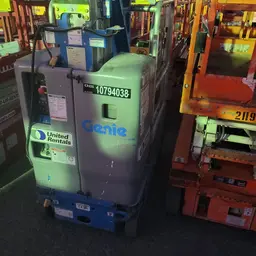 Plateforme élévatrice autopropulsée à une personne Genie GR-12 2018