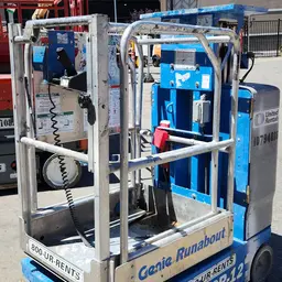 Plateforme élévatrice autopropulsée à une personne Genie GR-12 2018