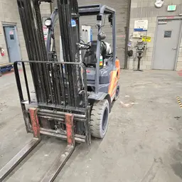 Chariot élévateur d’entrepôt Toyota 8FGU25 2019